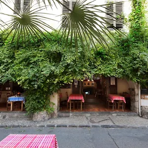 Les Arcades 2*, Biot Francia